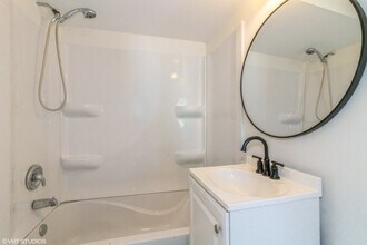 1803 Guion St in Ottawa, IL - Building Photo - Building Photo