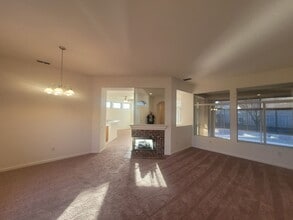 4237 Napa Loop in Roseville, CA - Building Photo - Building Photo