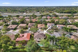 16405 Diamond Head Dr in Weston, FL - Foto de edificio - Building Photo