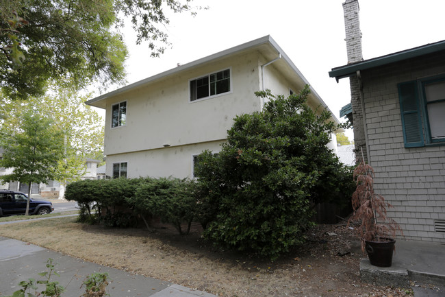 1801 T St in Sacramento, CA - Foto de edificio - Building Photo