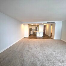 6033 N Sheridan Rd in Chicago, IL - Building Photo - Building Photo