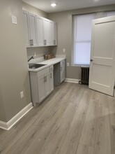 2144 Bridge St, Unit B1 in Philadelphia, PA - Building Photo - Building Photo