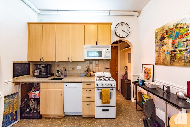 651 W Wrightwood Ave, Unit 3F in Chicago, IL - Foto de edificio - Building Photo