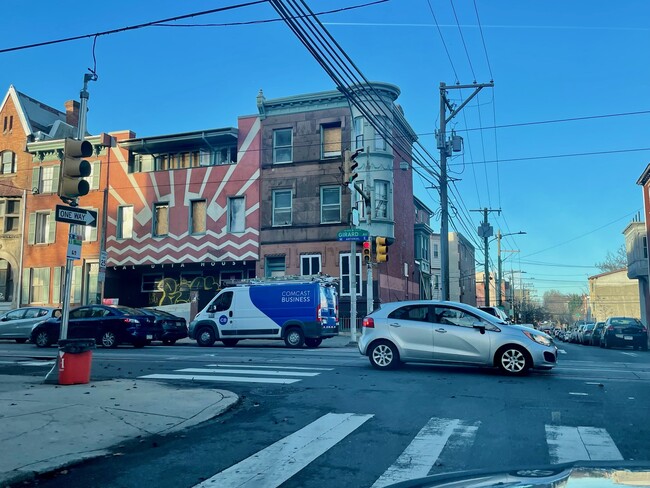 1601 W Girard Ave in Philadelphia, PA - Building Photo - Building Photo