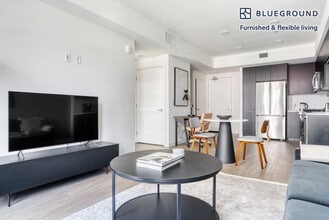 4310 Hubbard St-Unit -FL3-ID1031 in Emeryville, CA - Foto de edificio - Building Photo