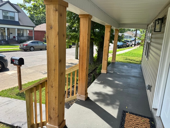 1614 11th Ave N in Nashville, TN - Building Photo - Building Photo