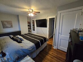 1042 Lessing St in Pittsburgh, PA - Foto de edificio - Building Photo