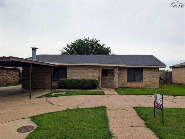 property at 2805 S Bandera Dr