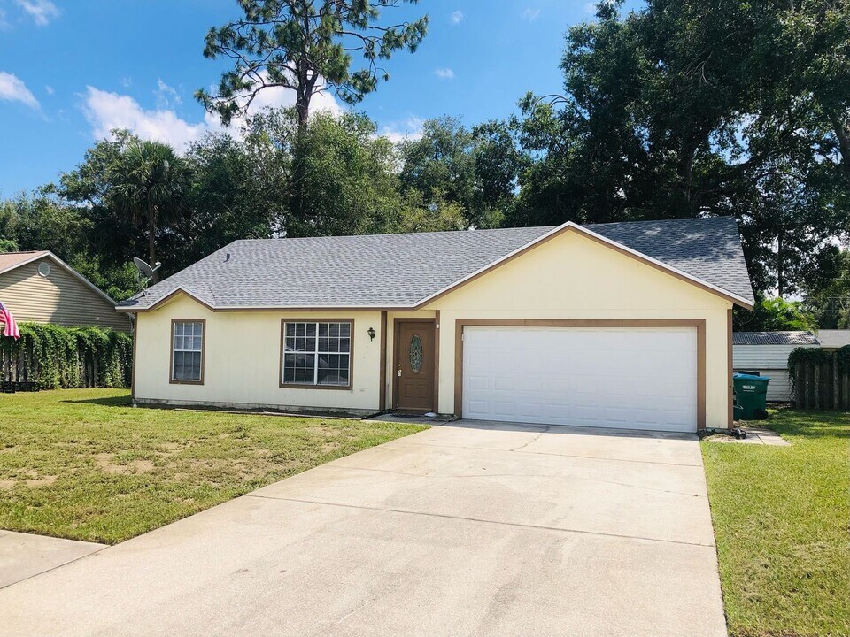 3359 Phonetia Dr in Deltona, FL - Building Photo