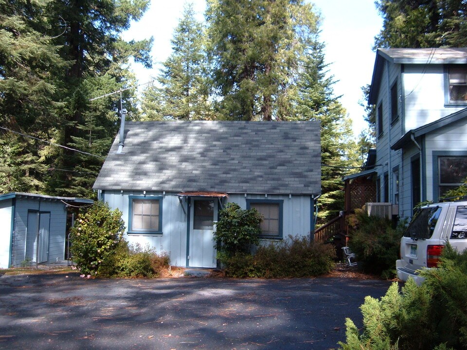 Majestic Pines Estates in Pollock Pines, CA - Building Photo