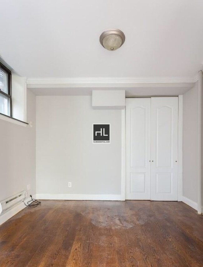 East 50th Street, Unit 2B in New York, NY - Foto de edificio - Building Photo