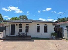 7168 SW 21st St in Miami, FL - Building Photo