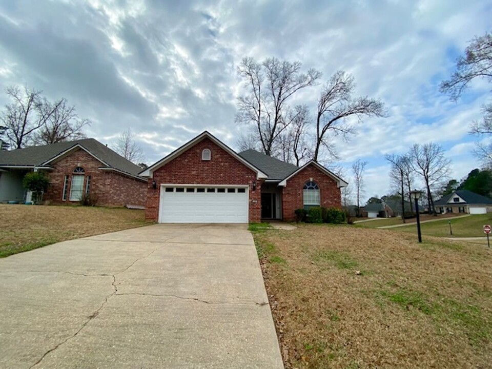 100 Olive St in Haughton, LA - Building Photo