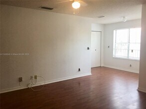 3430 Pinewalk Dr N-Unit -626 in Margate, FL - Building Photo - Building Photo