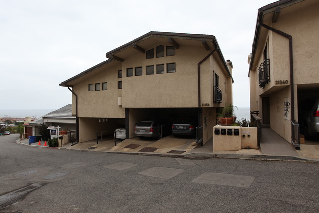 21354-21356 Rambla Vis in Malibu, CA - Foto de edificio - Building Photo