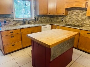 401 E 56th St in Savannah, GA - Foto de edificio - Building Photo