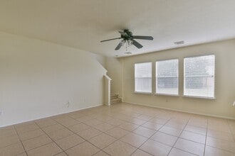 5719 Clerkenwell Dr in Houston, TX - Building Photo - Building Photo