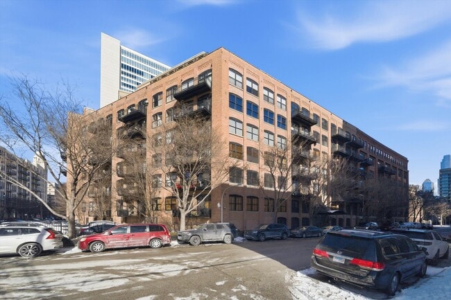 520 W Huron St in Chicago, IL - Building Photo - Building Photo