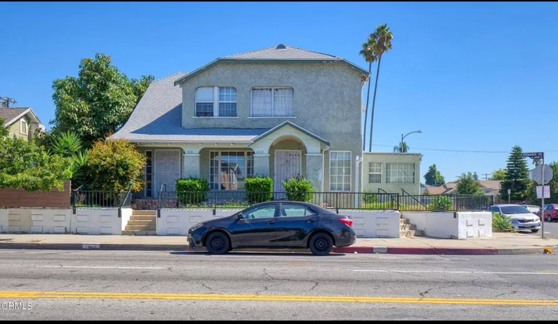 4028 S Normandie Ave in Los Angeles, CA - Building Photo