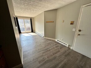 64 Dunbarton, 2E in Manchester, NH - Building Photo - Building Photo