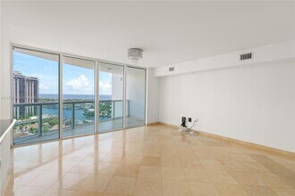 19400 Turnberry Way in Aventura, FL - Building Photo - Building Photo