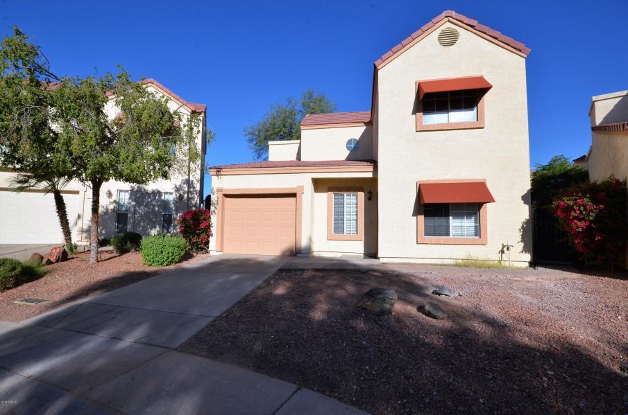 1026 W Pegasus Dr in Tempe, AZ - Building Photo