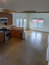 6117 NE 9th Ave in Portland, OR - Building Photo - Building Photo