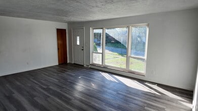 2660 Sandhurst Dr in Cincinnati, OH - Foto de edificio - Building Photo
