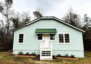 16079 SE Janet St in Blountstown, FL - Building Photo