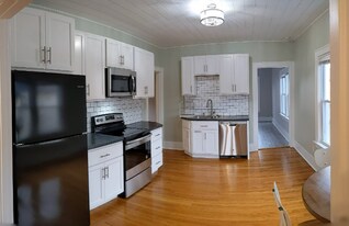 25 Hampden Pl in Utica, NY - Building Photo