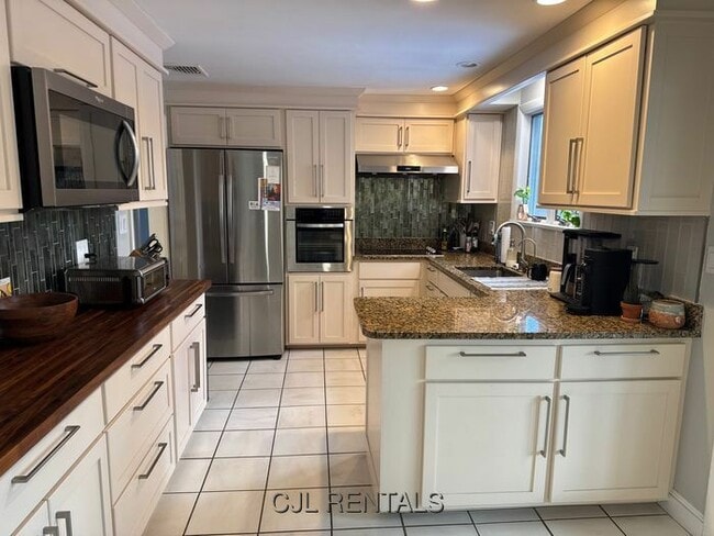 41 Beaverbrook Rd in Burlington, MA - Building Photo - Building Photo