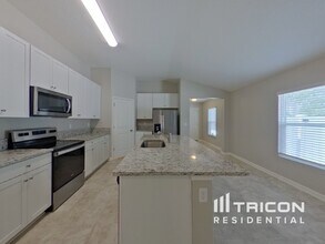 1905 Constitutional Republic Pl in Jacksonville, FL - Foto de edificio - Building Photo