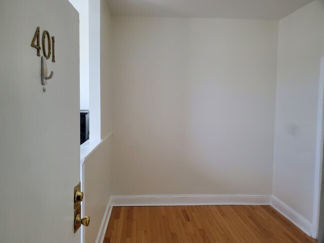 1700 Saint Paul St, Unit 401 photo'