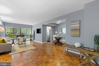 3901 Tunlaw Rd NW in Washington, DC - Building Photo - Building Photo