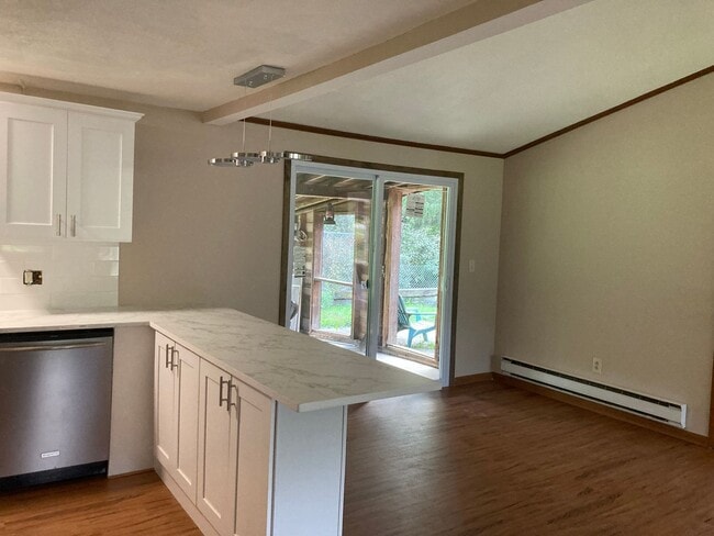 8525 S Spring Valley Park Dr in Chagrin Falls, OH - Building Photo - Building Photo