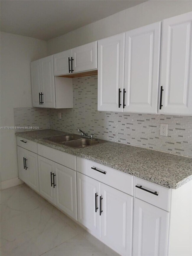 20205 SW 114th Ct in Miami, FL - Building Photo - Building Photo