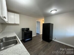 520 Blendwood Dr in Charlotte, NC - Building Photo - Building Photo