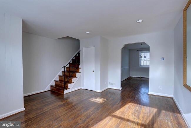 2536 Loyola Northway in Baltimore, MD - Building Photo - Building Photo