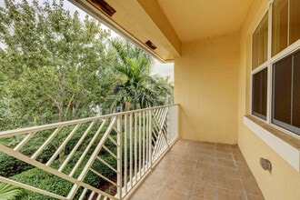 2140 Wells Pl in Palm Beach Gardens, FL - Building Photo - Building Photo