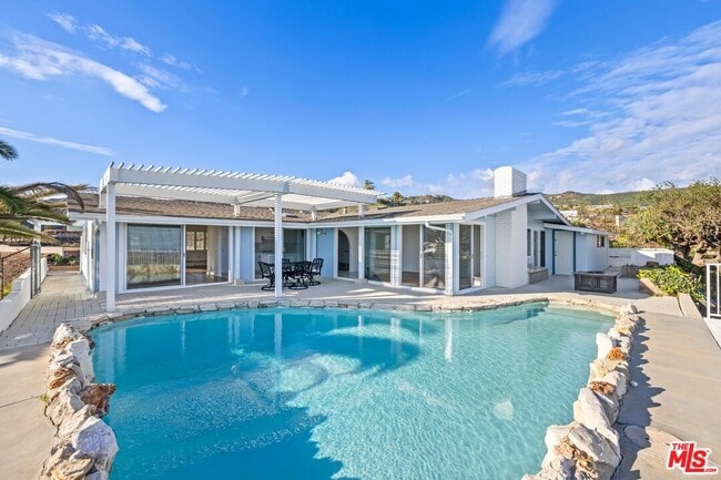 property at 918 Glenhaven Dr