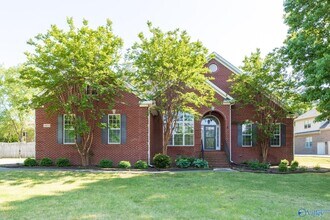 4404 Hidden Lake Dr SE in Owens Cross Roads, AL - Building Photo - Building Photo