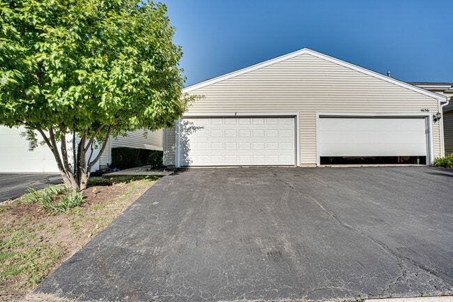 1640 Hilton Head Dr