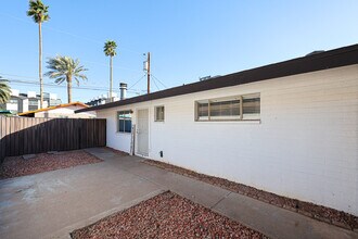 3022 N 37th St in Phoenix, AZ - Foto de edificio - Building Photo