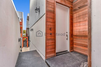 5304 San Pablo Ave in Oakland, CA - Building Photo - Building Photo