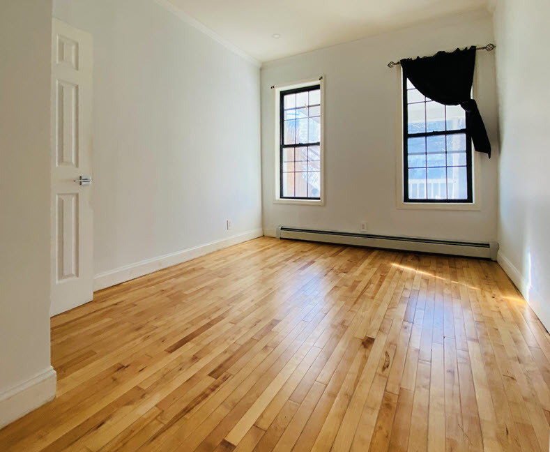 354 Bradford St, Unit 1 in Brooklyn, NY - Foto de edificio