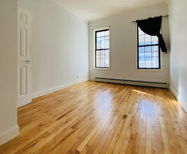 354 Bradford St, Unit 1 in Brooklyn, NY - Building Photo - Building Photo