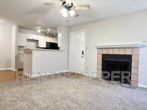 4301 Lizshire Ln in Orlando, FL - Foto de edificio - Building Photo