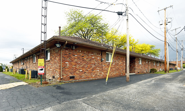 1955 S Reynolds in Toledo, OH - Building Photo - Building Photo