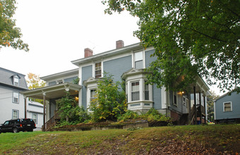 17 Prospect St in Auburn, ME - Building Photo - Building Photo