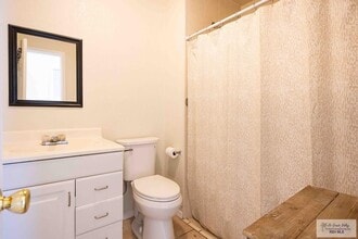 306 W 6th St in Los Fresnos, TX - Foto de edificio - Building Photo